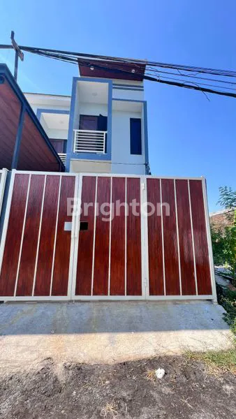 image RUMAH 2 LANTAI SIAP HUNI DI GUNUNG ANYAR – DEKAT UPN & BANDARA JUANDA (1)