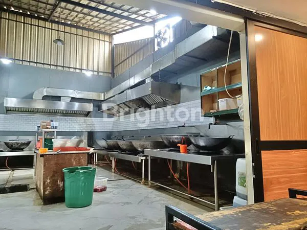 image RUMAH 1 LANTAI PINGGIR JALAN RAYA BISA DIGUNAKAN UNTUK BUKA USAHA DI CIKOKO PANCORAN (3)