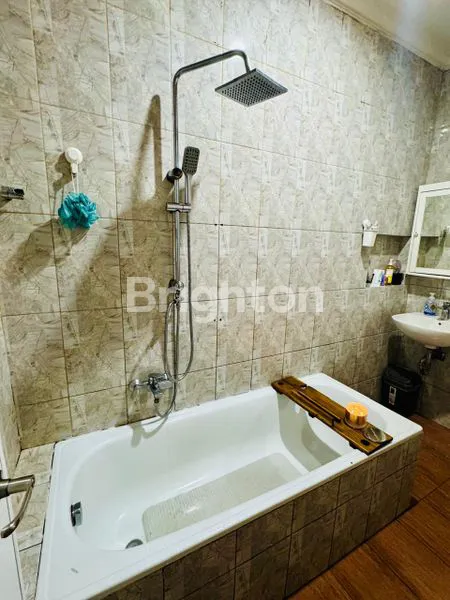 image DIJUAL CEPAT RUMAH DI GRAHA RAYA (7)