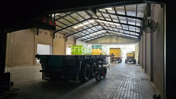 image RAYA DEMAK SIAP PAKAI COCOK KANTOR / SHOWROOM / CAFE STRATEGIS DEKAT TOL DUPAK (7)