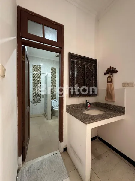 image FOR SALE RUMAH SIAP HUNI HOMIE @ KUTISARI ROW JALAN 3 MOBIL (3)