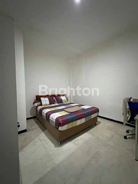 image FOR SALE RUMAH SIAP HUNI HOMIE @ KUTISARI ROW JALAN 3 MOBIL (7)