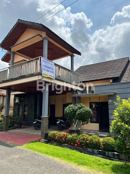 RUMAH MEWAH 2 LANTAI HALAMAN ASRI & STRATEGIS