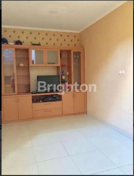 image RUMAH STRATEGIS DI JATIBENING BEKASI (4)