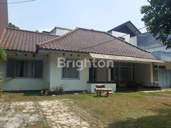 RUMAH MEWAH DI HEGARMANAH BANDUNG - PILIHAN TEPAT UNTUK KELUARGA\N