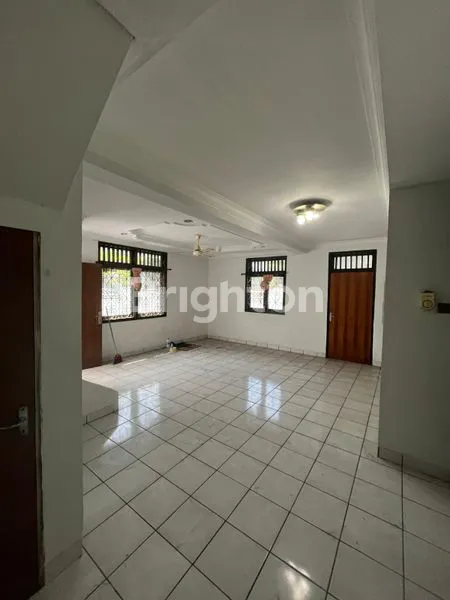 image RUMAH SIAP HUNI SHM DI KELAPA GADING (3)