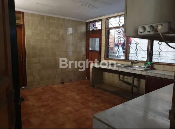 image RUMAH HOOK 2 LANTAI DEKAT HR MUHAMMAD MAYJEND SUNGKONO SUKOMANUNGGAL SATELIT KUPANG INDAH GRAHA FAMILY PAKUWON MALL CITRALAND MITRA KELUARGA\N  (6)