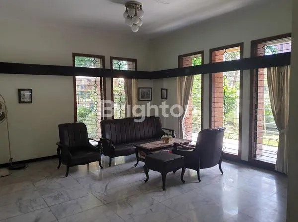 image RUMAH HOOK 2 LANTAI DEKAT HR MUHAMMAD MAYJEND SUNGKONO SUKOMANUNGGAL SATELIT KUPANG INDAH GRAHA FAMILY PAKUWON MALL CITRALAND MITRA KELUARGA\N  (2)