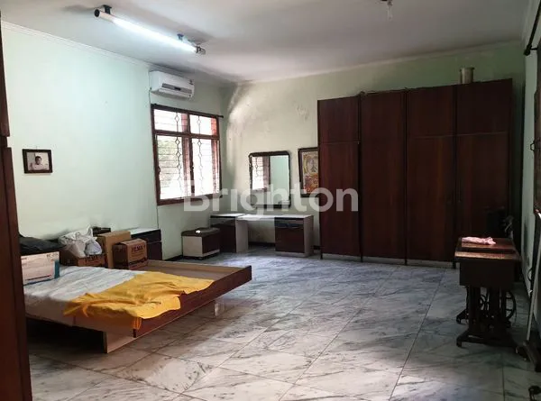 image RUMAH HOOK 2 LANTAI DEKAT HR MUHAMMAD MAYJEND SUNGKONO SUKOMANUNGGAL SATELIT KUPANG INDAH GRAHA FAMILY PAKUWON MALL CITRALAND MITRA KELUARGA\N  (3)