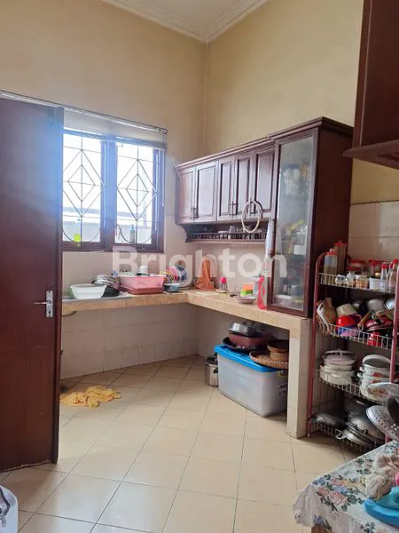 image DIJUAL  RUMAH BONUS PABRIK DITENGAH KOTA SOLO (5)