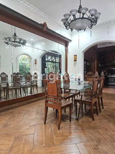 image DIJUAL CEPAT RUMAH MEWAH FULL FURNISHED DI KOMPLEK CEMARA ASRI (2)