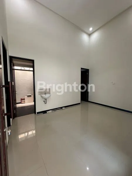 image RUMAH BAGUS MODERN SIAP HUNI DI DIENG PUSAT KOTA MALANG (2)