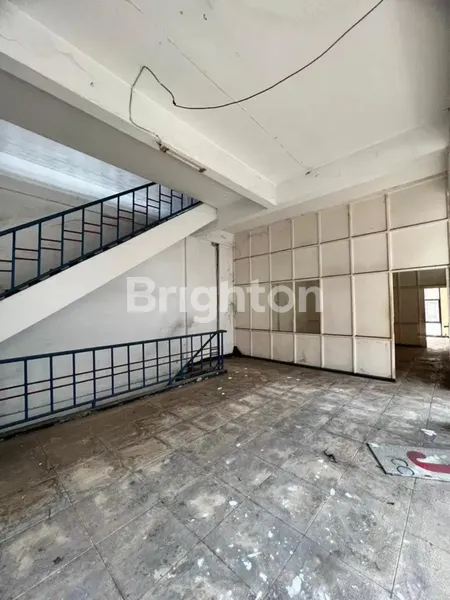 image RUKO 3 LANTAI COCOK UNTUK KANTOR DAN USAHA STRATEGIS DI KOMPLEK PERUKOAN RUNGKUT (2)