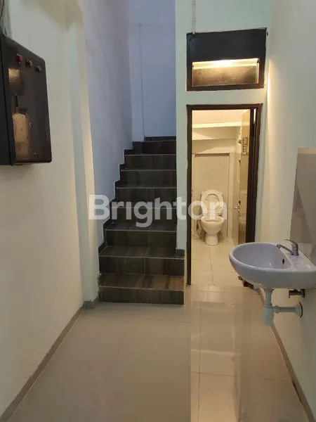 image SEWA RUMAH TERAWAT DAERAH MANYAR (3)