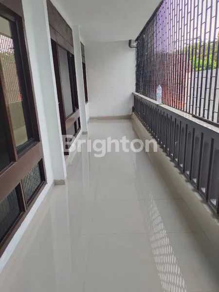 image SEWA RUMAH TERAWAT DAERAH MANYAR (7)