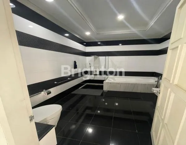 image RUMAH MEWAH DI PONDOK LABU (7)