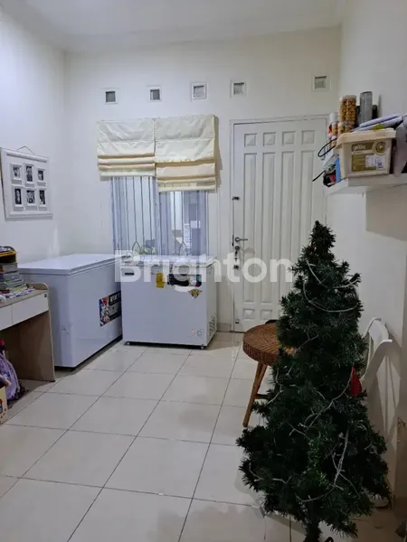 image PURIMAS REGENCY MINIMALIS MASIH TERAWAT HADAP FAVORIT, ONE GATE SYSTEM, ROW JALAN LEBAR, SIAP HUNI, SELANGKAH RAYA MERR, DEKAT AKSES TOL (2)