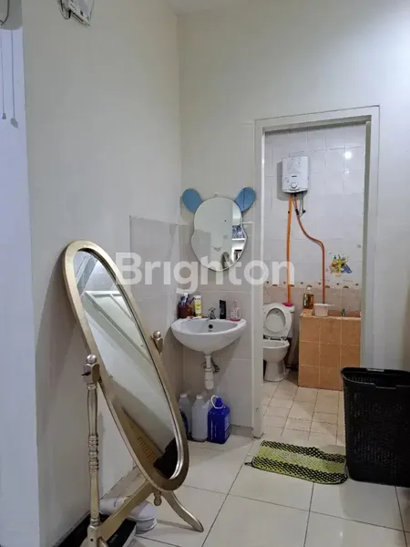 image PURIMAS REGENCY MINIMALIS MASIH TERAWAT HADAP FAVORIT, ONE GATE SYSTEM, ROW JALAN LEBAR, SIAP HUNI, SELANGKAH RAYA MERR, DEKAT AKSES TOL (3)