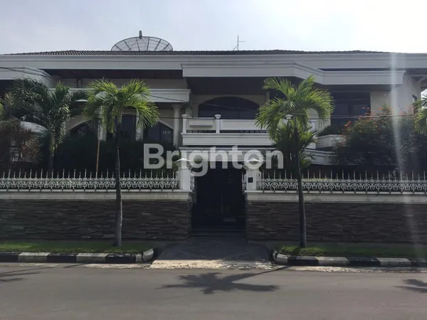 image RUMAH MEWAH 2 LANTAI DI KERTAJAYA INDAH SURABAYA (3)