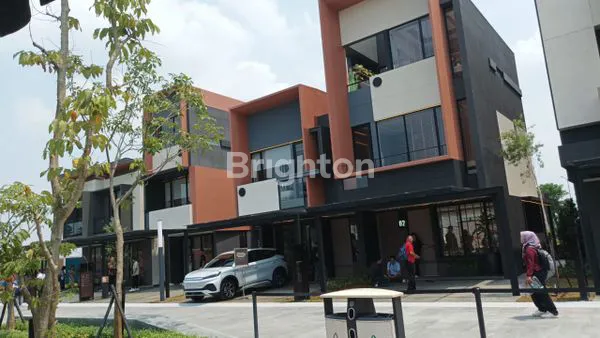 image RUMAH MEWAH STRATEGIS, NYAMAN, ASRI DI PARK SERPONG (1)