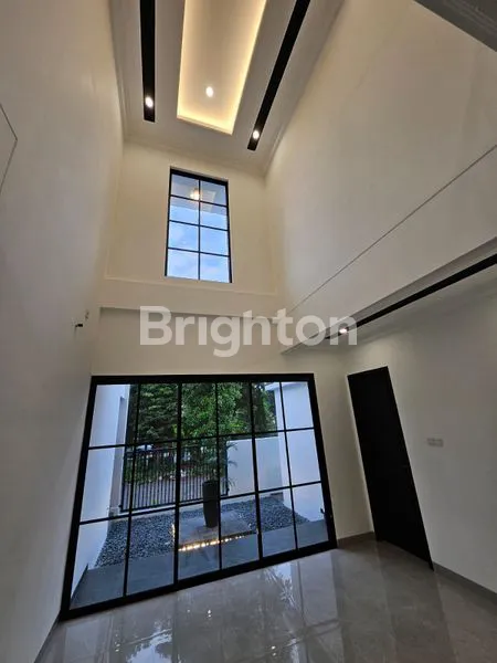 image RUMAH MEWAH 2 LANTAI DI RUNGKUT ASRI (5)