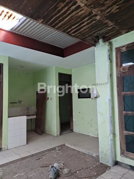 image SIDOSERMO ROW JALAN 3 MOBIL, SIAP HUNI, STRATEGIS DEKAT KE TENGAH KOTA, DEKAT JEMURSARI DAN MARGOREJO  (8)