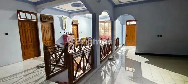 image RUMAH MEWAH 3 LANTAI DEKAT JATIM PARK BATU (6)