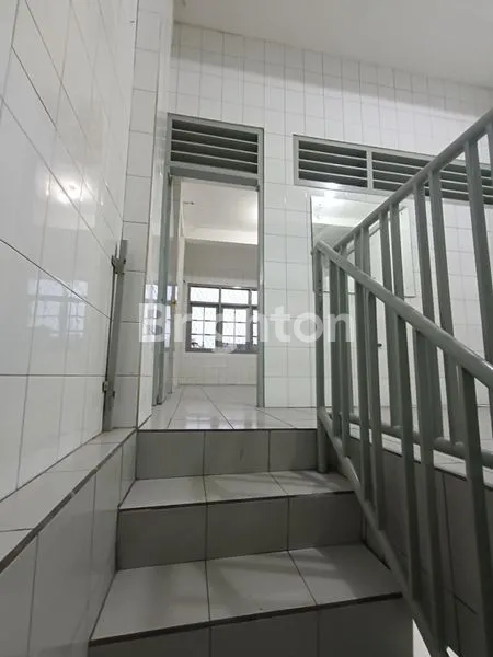 image RUKO 3 1/2 LANTAI PERNIAGAAN TIMUR (2)