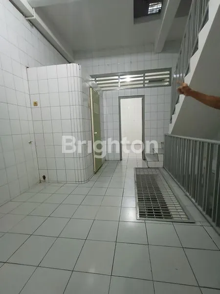 image RUKO 3 1/2 LANTAI PERNIAGAAN TIMUR (5)