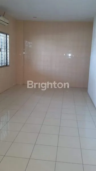 image RUKO 3 LANTAI LT 204M² DI JL SUTOMO (7)