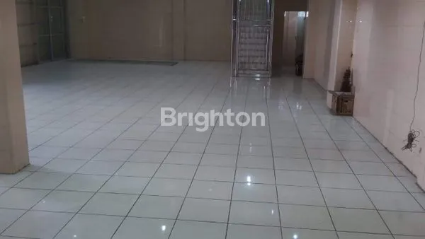 image RUKO 3 LANTAI LT 204M² DI JL SUTOMO (2)