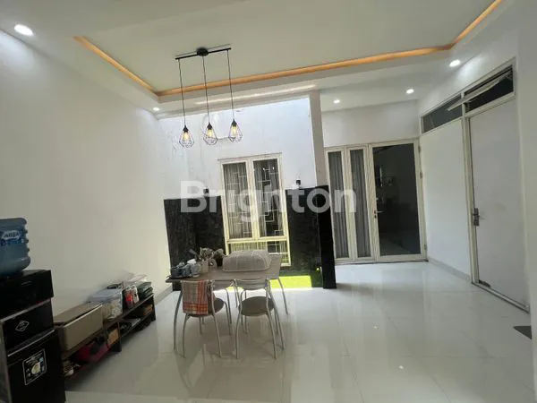 image RUMAH MODERN SEMAMPIR TENGAH MERR RUNGKUT SUKOLILO SURABAYA TIMUR (5)