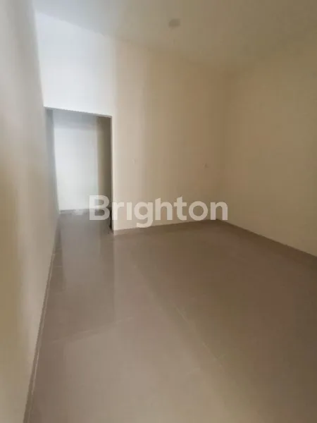 image RUMAH BARU SHM 3,5 LANTAI DI GROGOL JAKARTA BARAT (7)