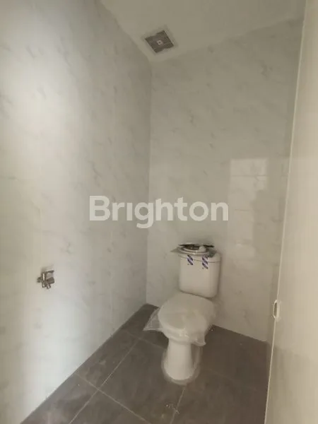 image RUMAH BARU SHM 3,5 LANTAI DI GROGOL JAKARTA BARAT (6)