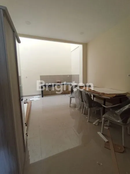 image RUMAH BARU SHM 3,5 LANTAI DI GROGOL JAKARTA BARAT (3)