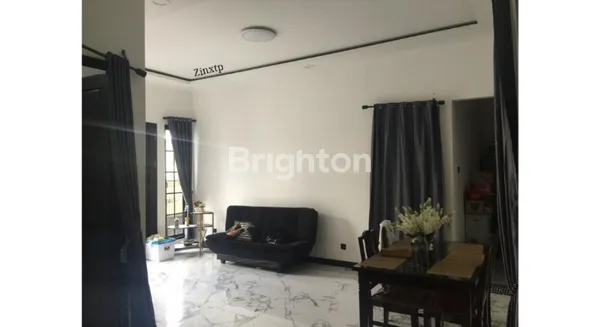 image RUMAH MODERN 2 LANTAI TENANG AKSES TOL DEKAT AREA CONDET JAKARTA TIMUR (2)