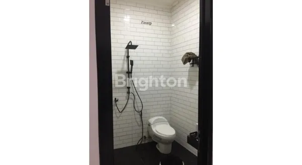 image RUMAH MODERN 2 LANTAI TENANG AKSES TOL DEKAT AREA CONDET JAKARTA TIMUR (5)