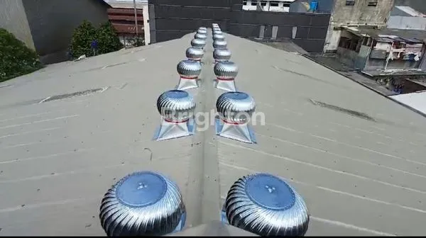 image DISEWAKAN GUDANG TANPA SEKAT 530M² (2)