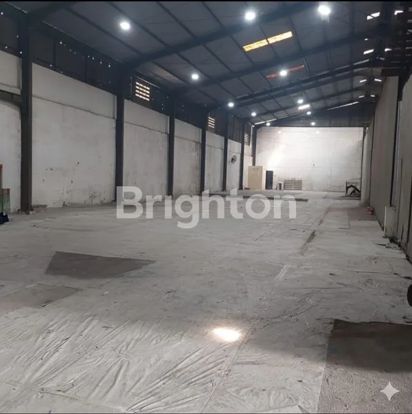 image DISEWAKAN GUDANG TANPA SEKAT 530M² (1)