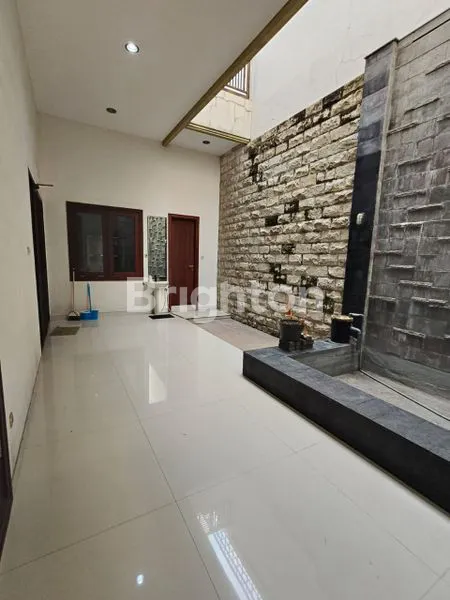 image RUMAH DHARMAHUSADA MAS 2 LANTAI LOKASI STRATEGIS (6)