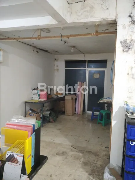 image RUMAH LUAS 1 1/2 LANTAI DI SAYAP MOH TOHA - BANDUNG (4)