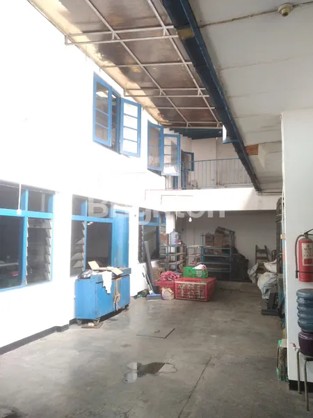 image RUMAH LUAS 1 1/2 LANTAI DI SAYAP MOH TOHA - BANDUNG (5)