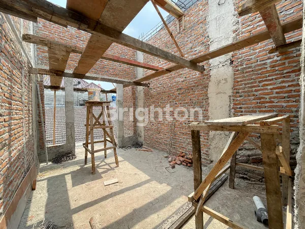 image RUMAH INDENT BARU 3 LANTAI DURI KEPA JAKARTA BARAT (4)