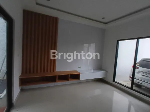image RUMAH 2 LANTAI SEMI FURNISH DI KEMANGGISAN (1)