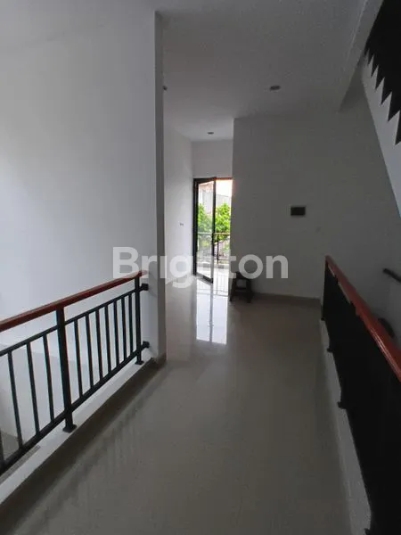 image RUMAH 2 LANTAI SEMI FURNISH DI KEMANGGISAN (5)