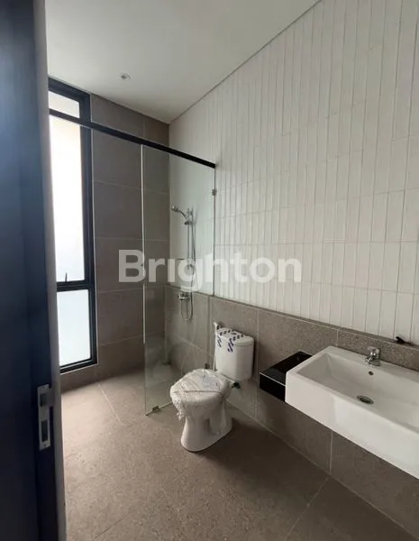 image HUNIAN MEWAH 2 LANTAI LT 126M² (10)