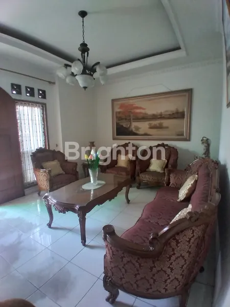 image RUMAH SIAP HUNI AREA KOMPLEK DEKAT RS EMC DAN MALL GREEN PRAMUKA SQUARE (3)