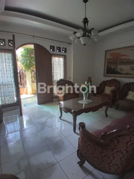 image RUMAH SIAP HUNI AREA KOMPLEK DEKAT RS EMC DAN MALL GREEN PRAMUKA SQUARE (4)