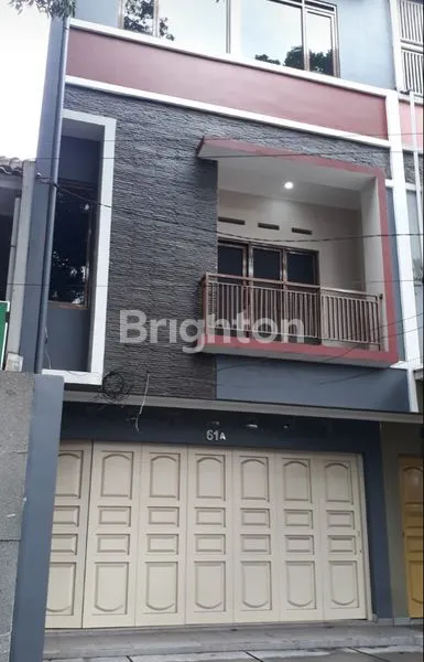 RUKO 4 LANTAI STRATEGIS DI PINGGIR JALAN BOJONG RAYA