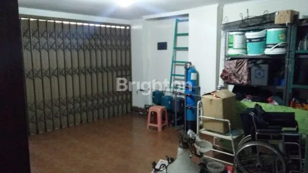 image RUMAH BESAR KOKOH 4½ LANTAI DI TAMAN SARI, JAKARTA BARAT (2)